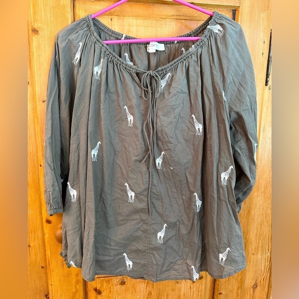 🎉Loft 🦒 Giraffe 🦒 Blouse. Loose fitting and relaxed. Very Boho. Size Medium